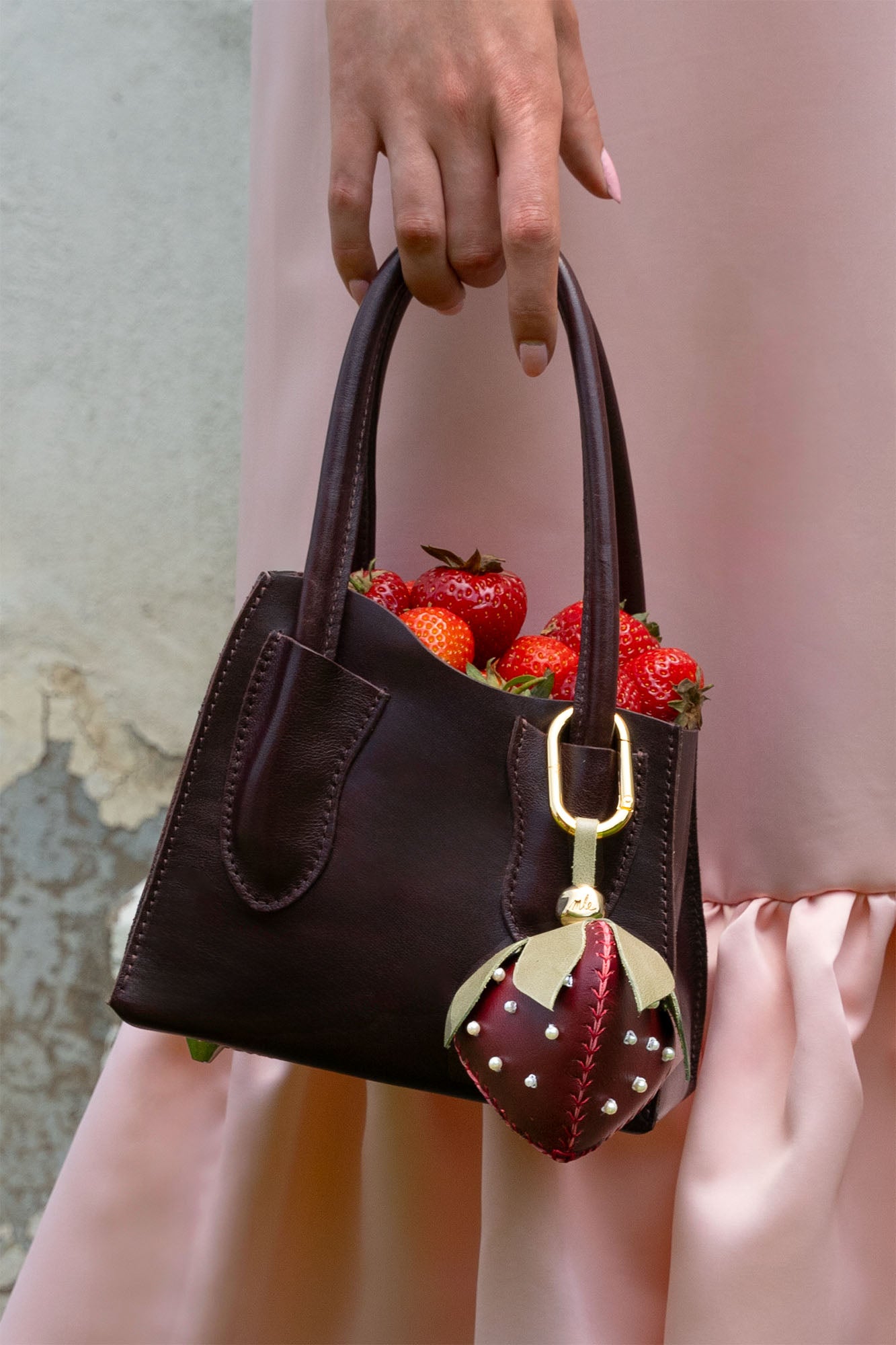 Oshi Strawberry Grande Bag Charm – MLE