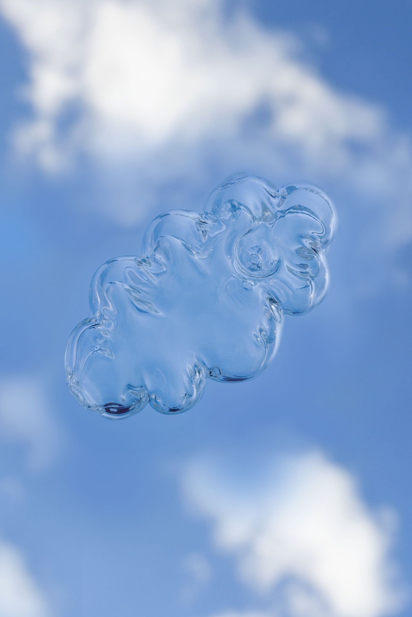 Colorless Cloud Cloud Pipe in Crystalline – MLE